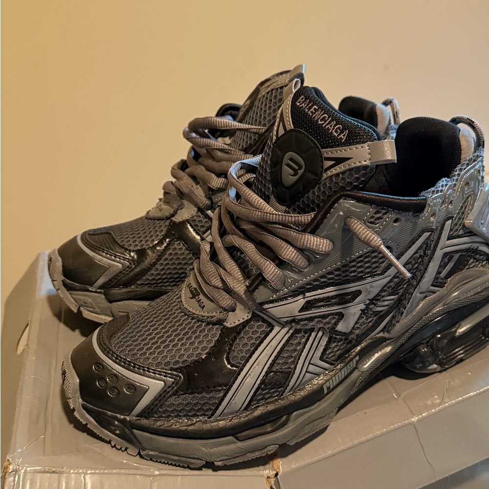 Balenciaga Men's Dark Gray Sneakers